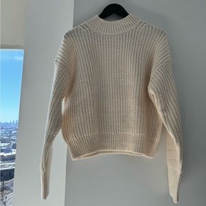 Uniqlo Cream Knit Cropped Sweater